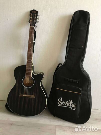 Акустическая гитара