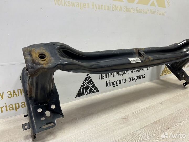 Усилитель бампера передний Volkswagen Touareg 2