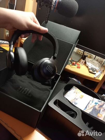 Беспроводные наушники jbl live 660 nc