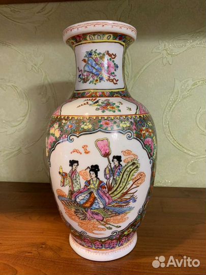 Ваза фарфоровая хх-век (Китай)