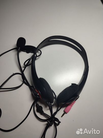 Проводные наушники с микрофоном