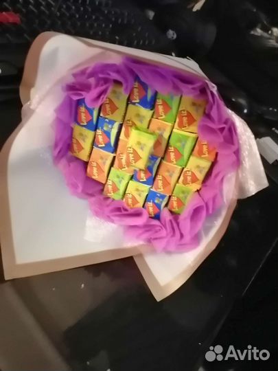 Букет из love is