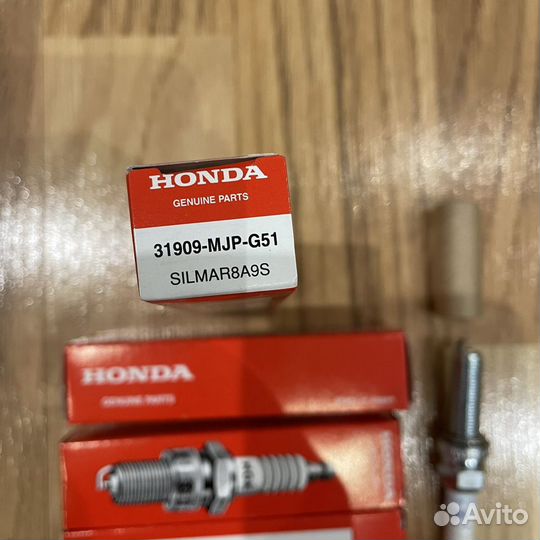 Свеча зажигания CRF1000 CRF1100 CRF 1000 CRF 1100