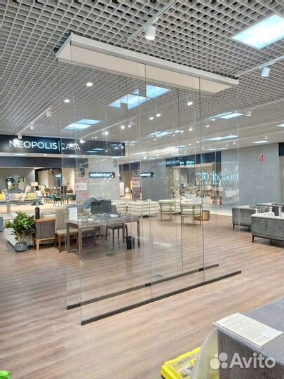 Стеклянная перегородка для зонирования