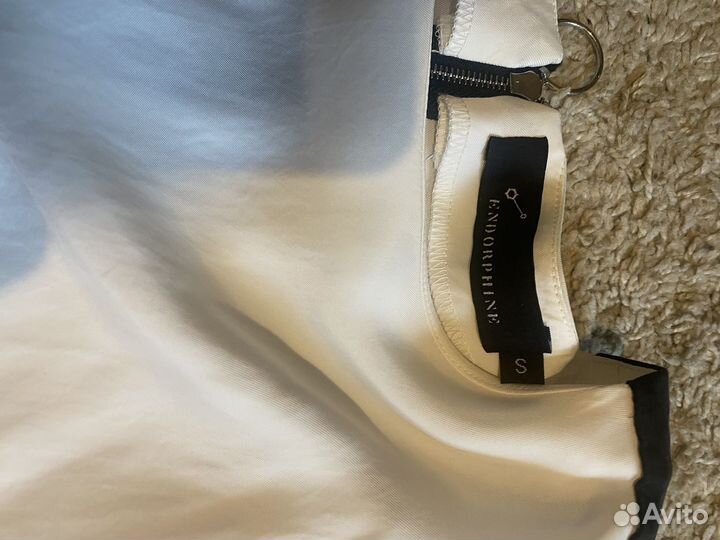 Белый блузон Endorfine с черными лентами