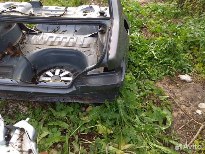 Крыло заднее правое Peugeot 406 8526N9