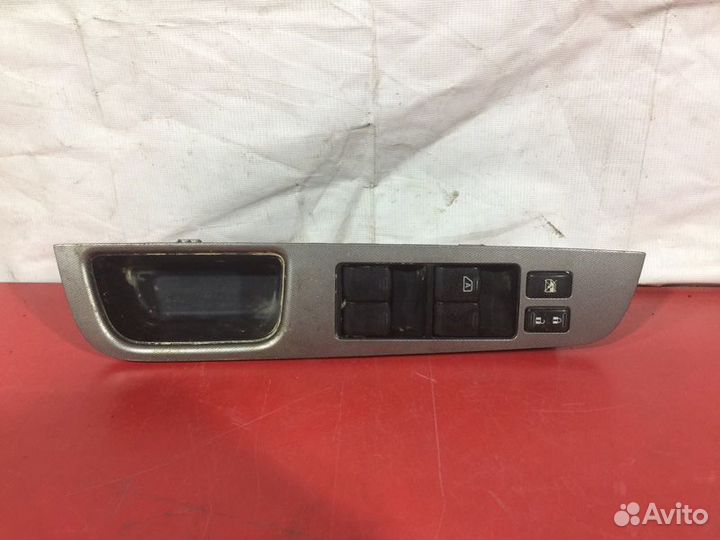 Блок кнопок Nissan Tiida C11