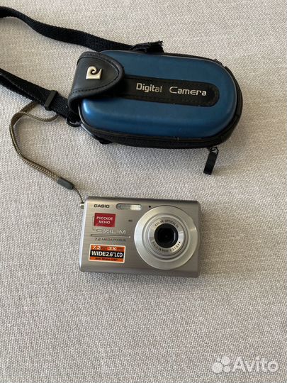 Компактный фотоаппарат Casio Exilim