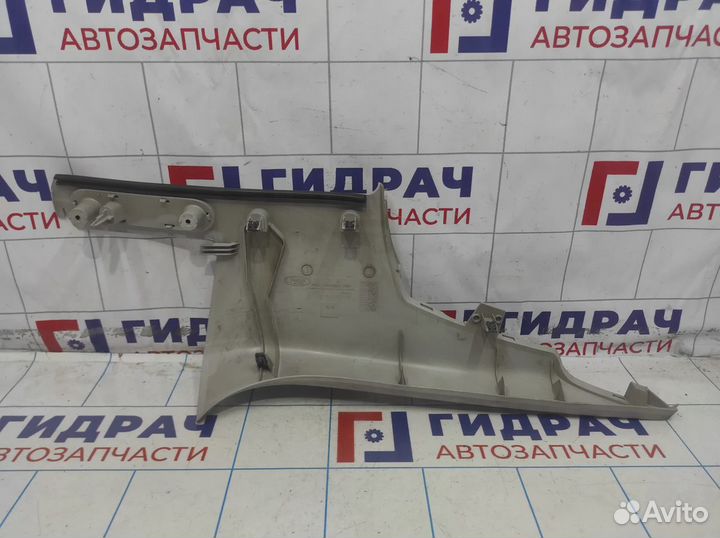 Обшивка стойки задней правая верхняя Ford Focus 2 1706883