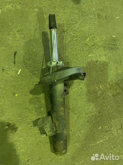 Передняя стойка на ford focus 2