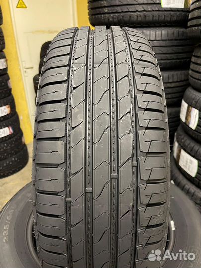Ikon Tyres Character Aqua SUV 215/60 R17 96H