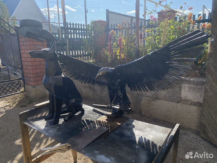 Птица из металла