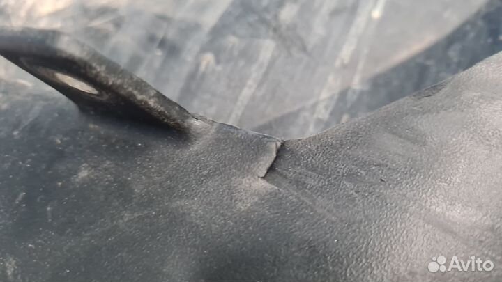 Брызговик задний правый toyota land cruiser 200