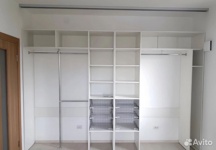 Шкаф купе с зеркалом