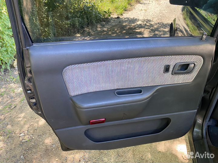 Дверные обшивки Mitsubishi Space Wagon 2