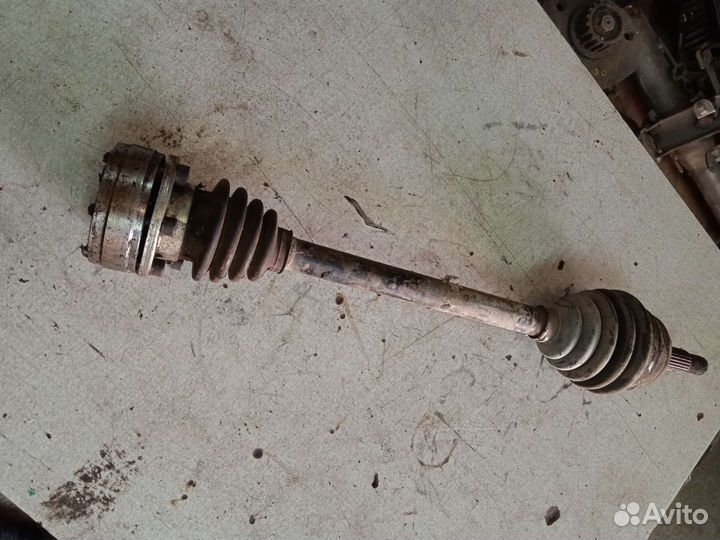 Привод левый Volkswagen Golf 3 Фольксваген гольф 3