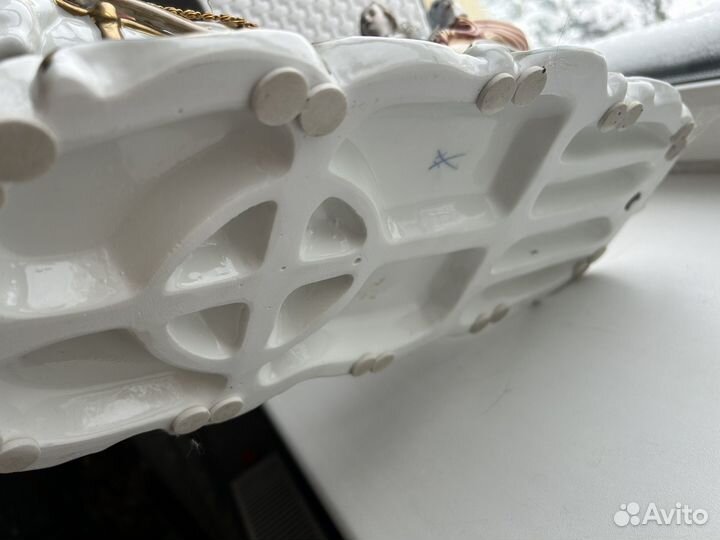 Фарфоровая девушка с лошадью Meissen