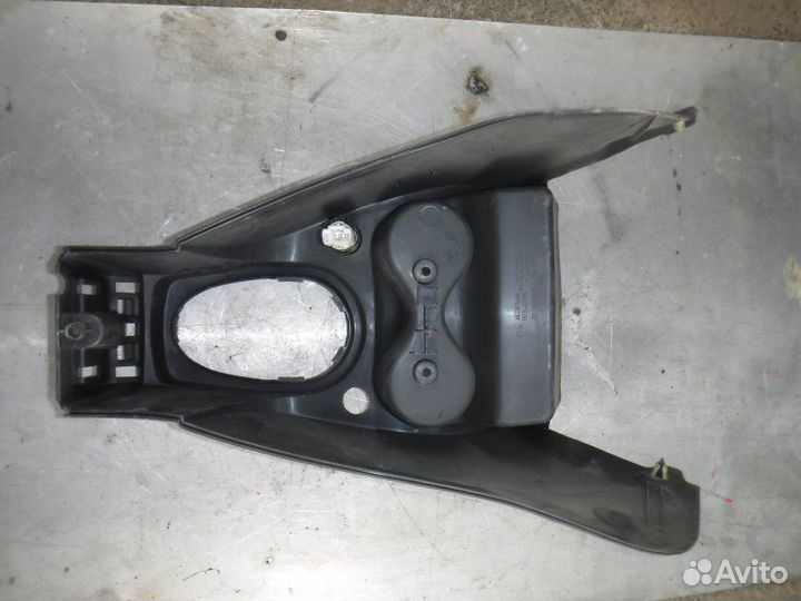 Консоль между сидений Лада Largus K4M 2013