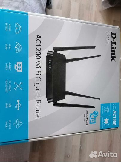 Беспроводной маршрутизатор D-Link DIR 825