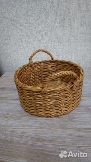 Корзинка плетёная с ручками