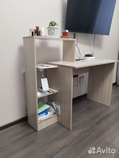 Письменный стол