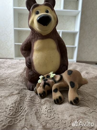 Игрушки, копилки и статуэтка