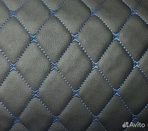 Экокожа черная стеганная синей нитью ромб