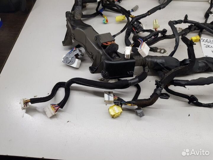 Электропроводка под торпедо (Hyundai Equus)