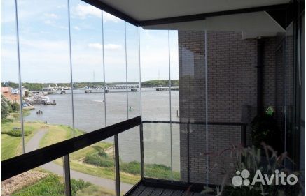 Стеклянная перегородка 