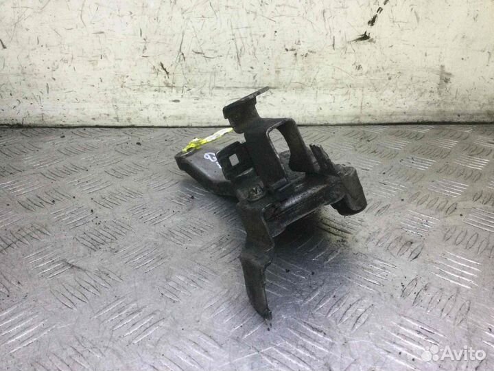 Кронштейн впускного коллектора Mercedes Sprinter a