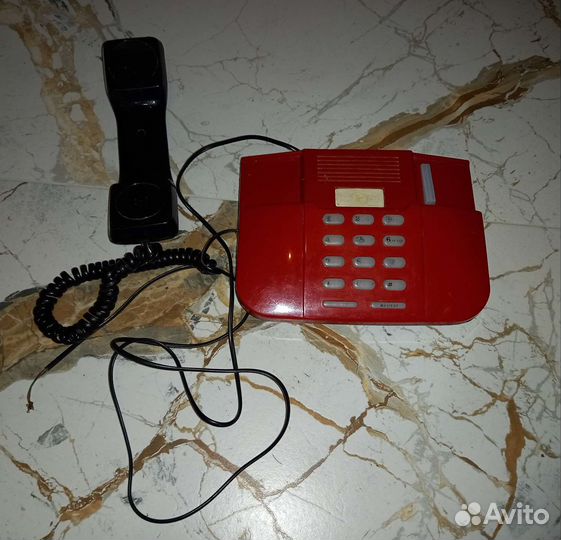 Стационарный кнопочный телефон. СССР