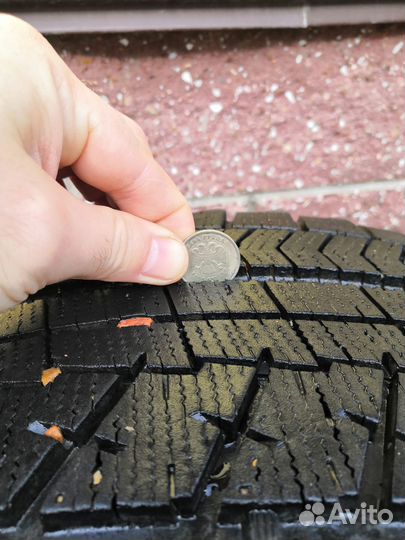 Bridgestone Blizzak VRX2 245/45 R18