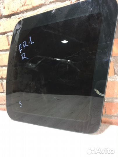 Стекло глухое правое Land Rover Freelander 1 18K4F