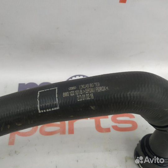 Патрубок системы охлаждения Audi A4 B9 2019