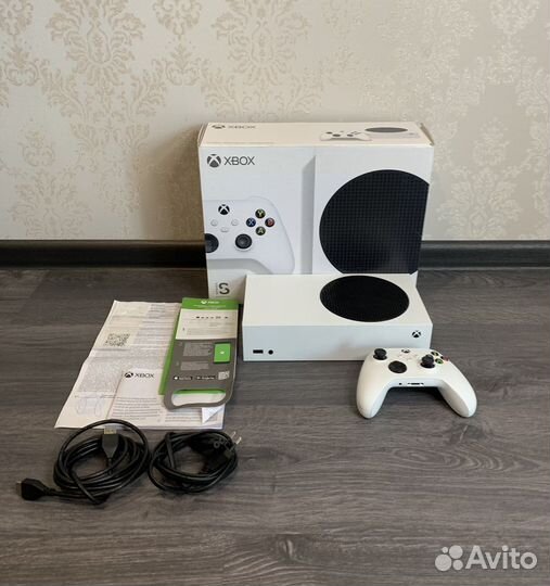 Xbox One series S в идеале/400+игр/полный комплект