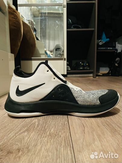 Баскетбольные кроссовки nike