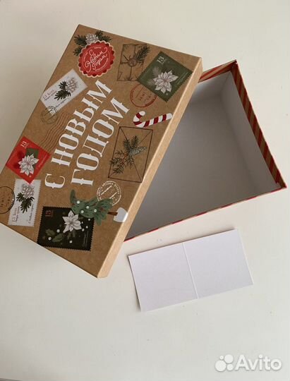 Новогодняя коробка подарочная