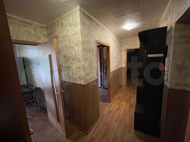 2-к. квартира, 43 м², 1/3 эт.