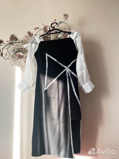 Вечернее платье с разрезом