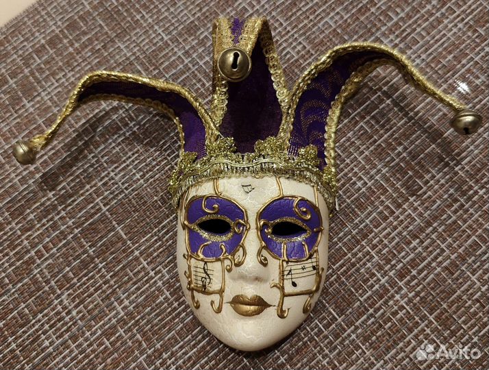 Маска из Венеции