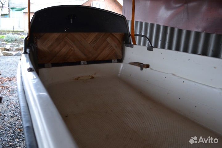 Лодка пластиковая 