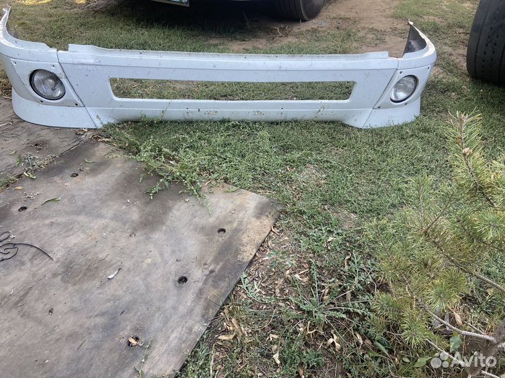 Бампер volvo vnl 670