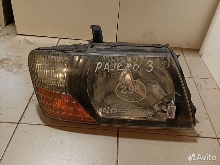 Фара правая Mitsubishi Pajero 3 2000-2006г