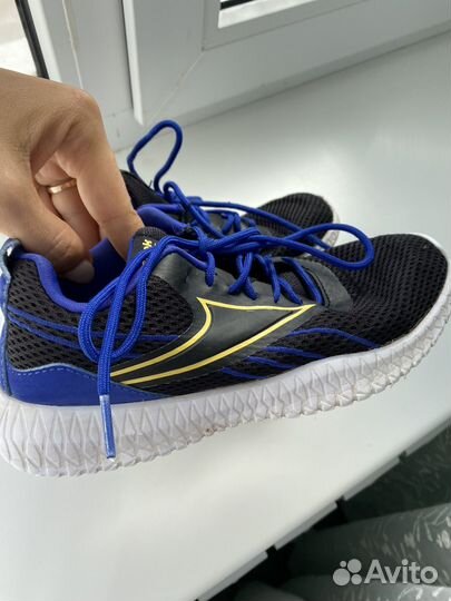 Кроссовки reebok 32,5
