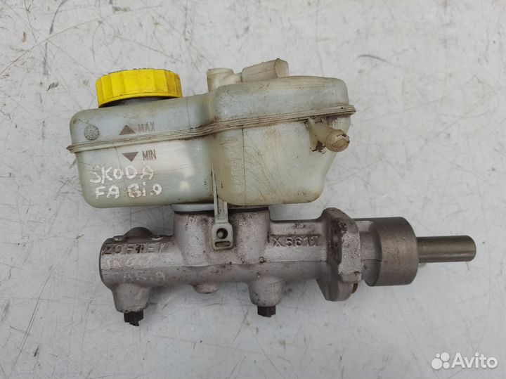 Главный тормозной цилиндр Шкода Фабия