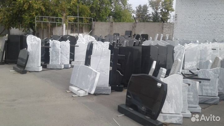 Памятники гранитные черный (Китай)