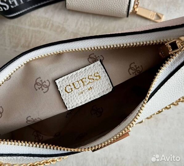 Сумка С - 59 на плечо кросс-боди guess белая