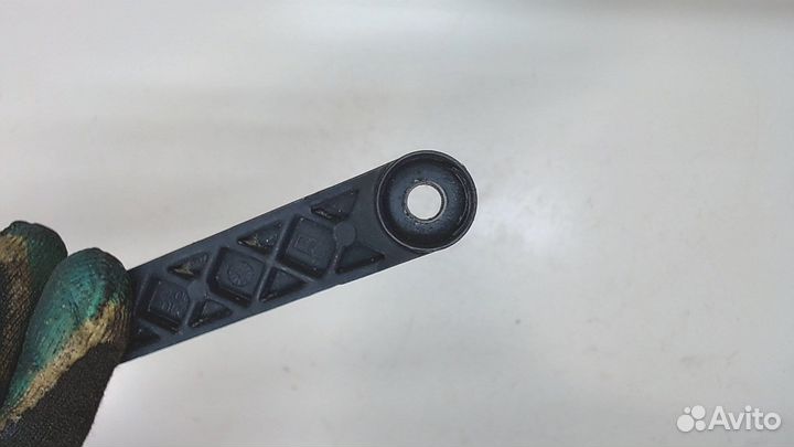 Щеткодержатель Toyota Camry, 2003