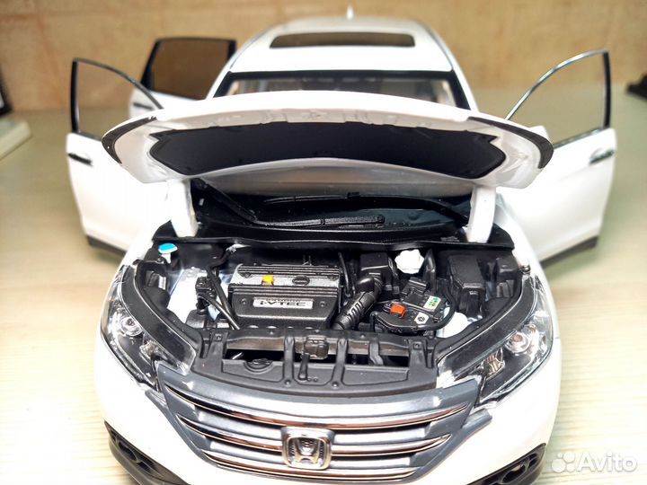 Модель автомобиля Honda CR-V 4 2012 1/18