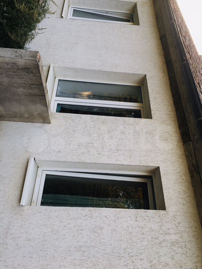 Доля в 1-к. квартире, 45 м², 1/2 эт.